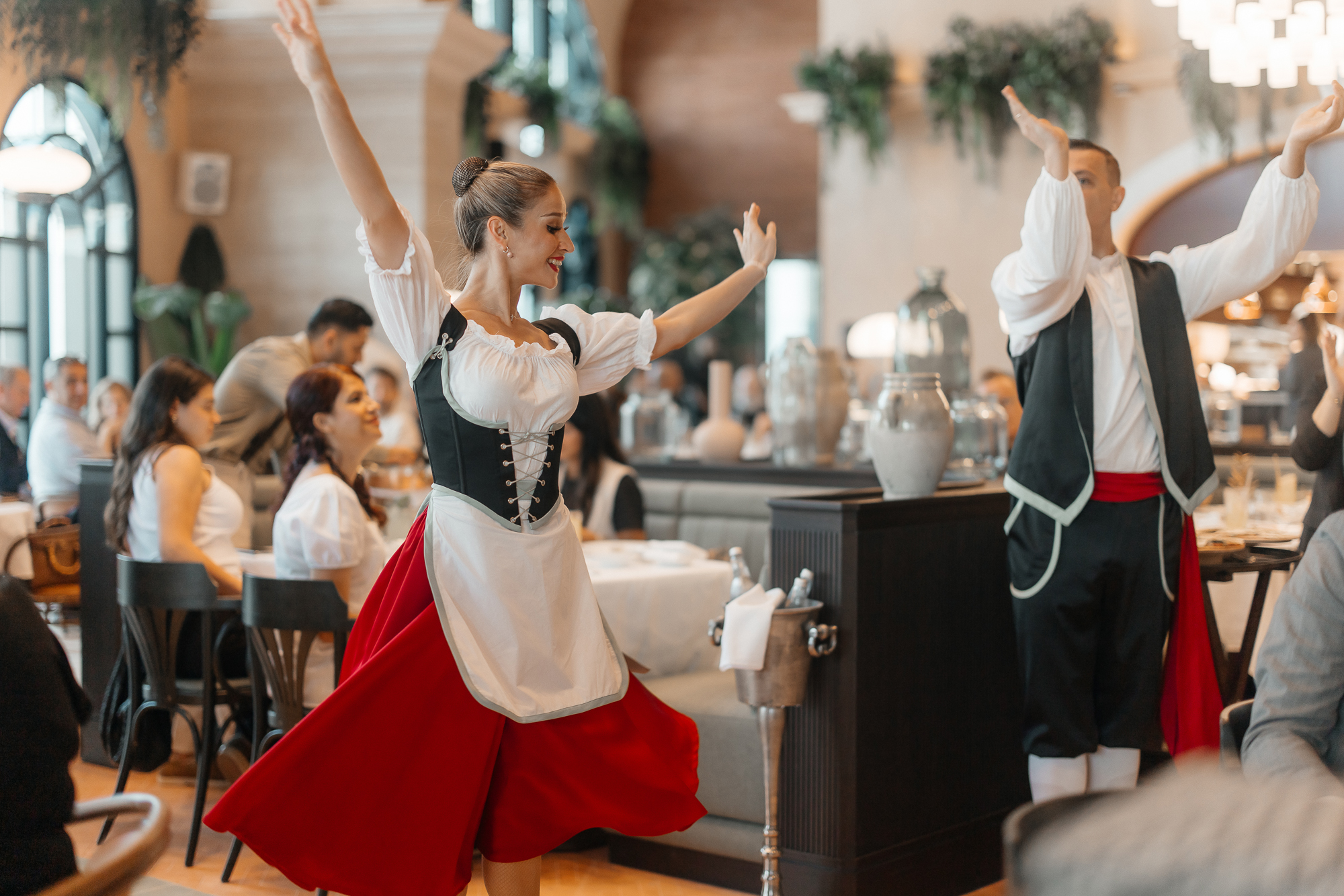 Italian dancers performing live inside MamaBella restaurant