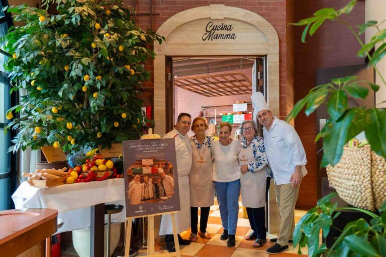 MamaBella staff and guests
